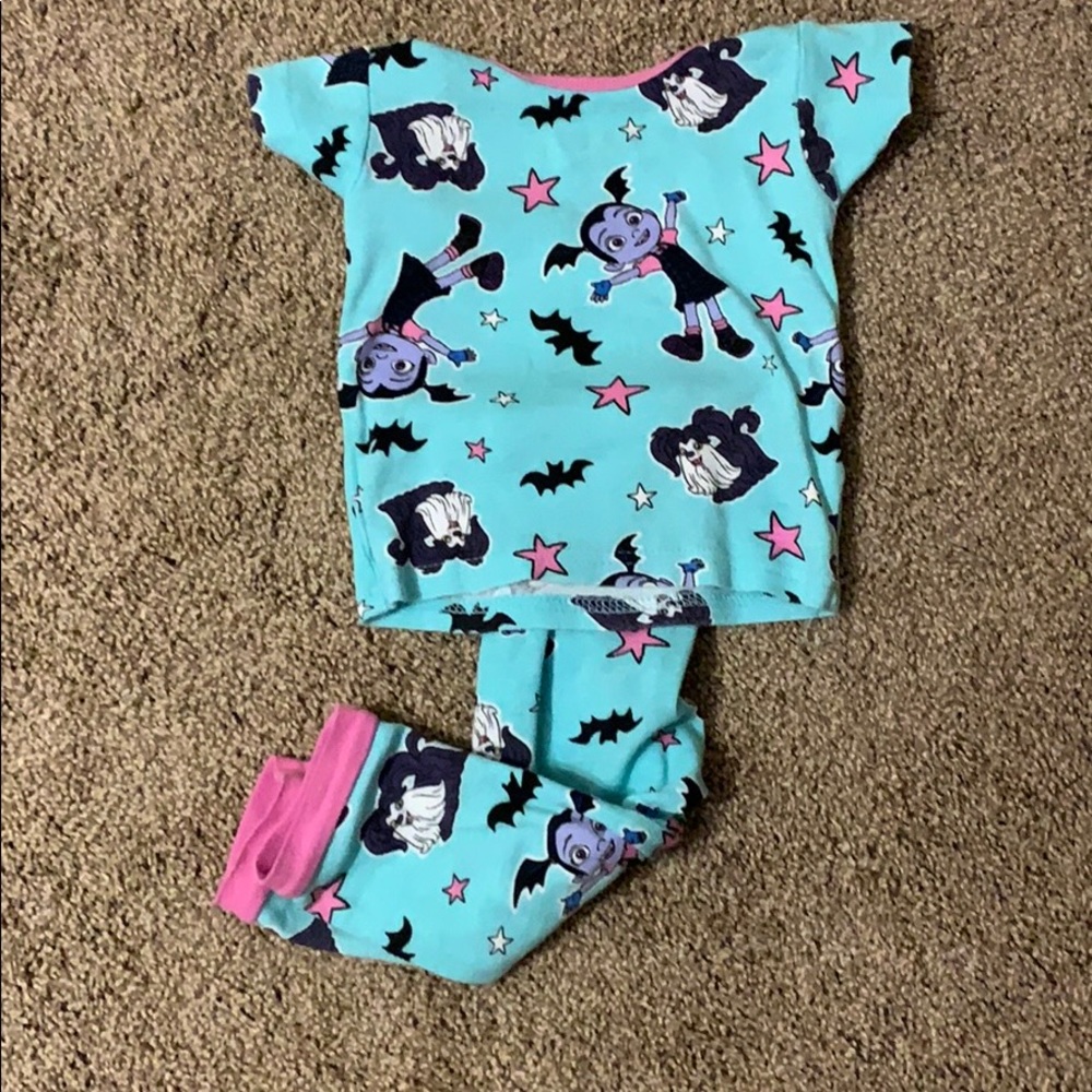 2T Vqmprina pajamas. Short sleeved top & pants
